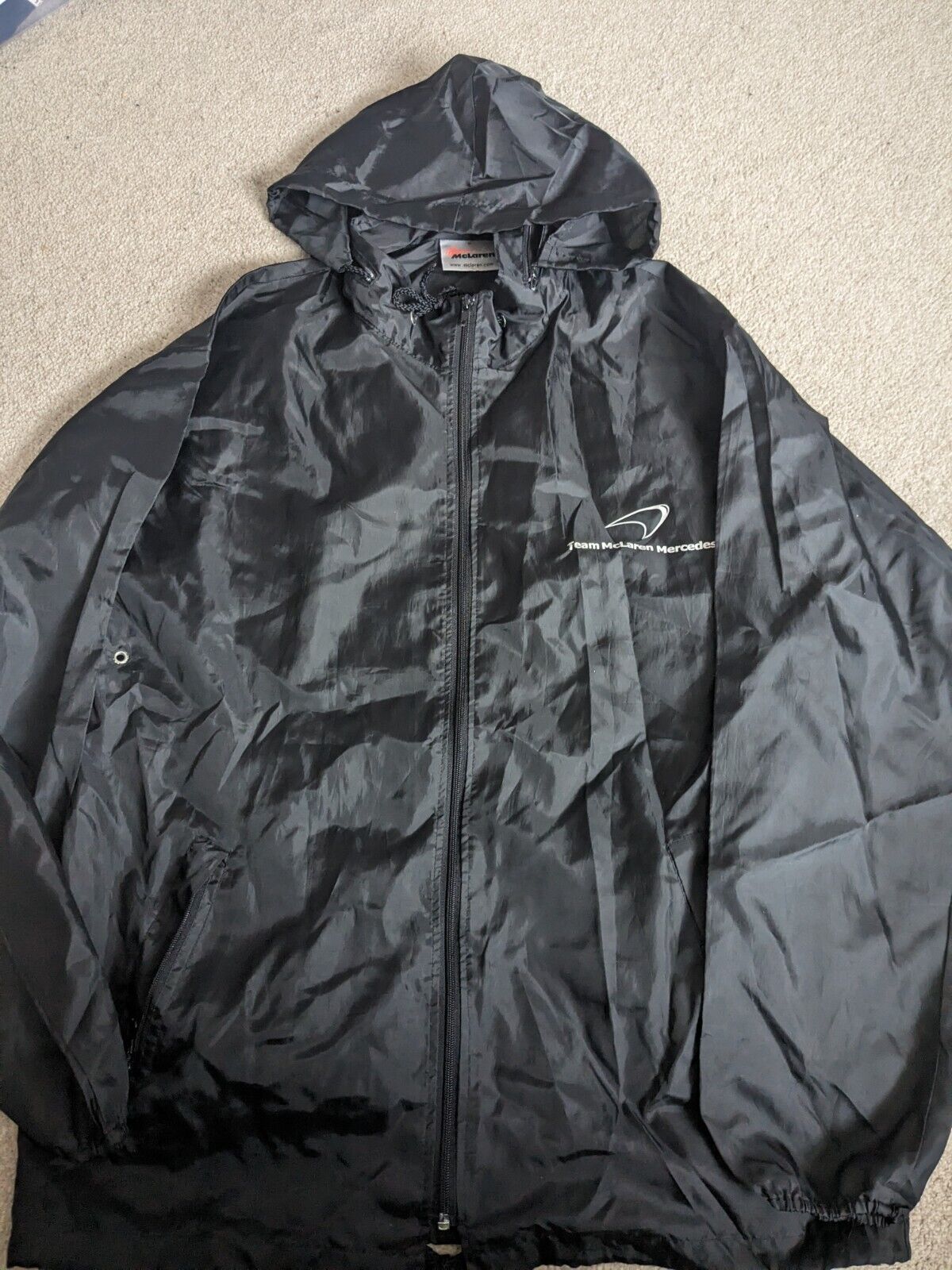 F1 McLaren Mercedes Showerproof Waterproof Jacket Size Medium