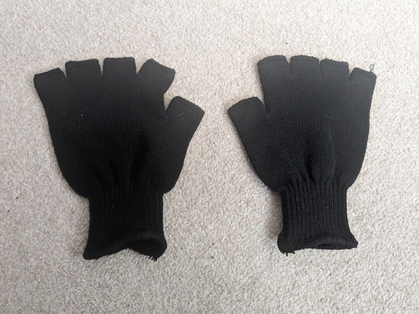 Paramore - RIOT! Edition Gloves - Extremely Rare - Tour