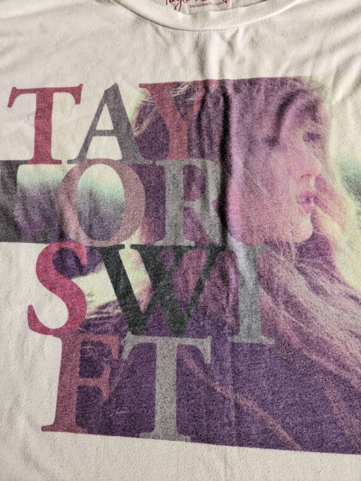 Rare - Taylor Swift - Red Era T-Shirt - Medium