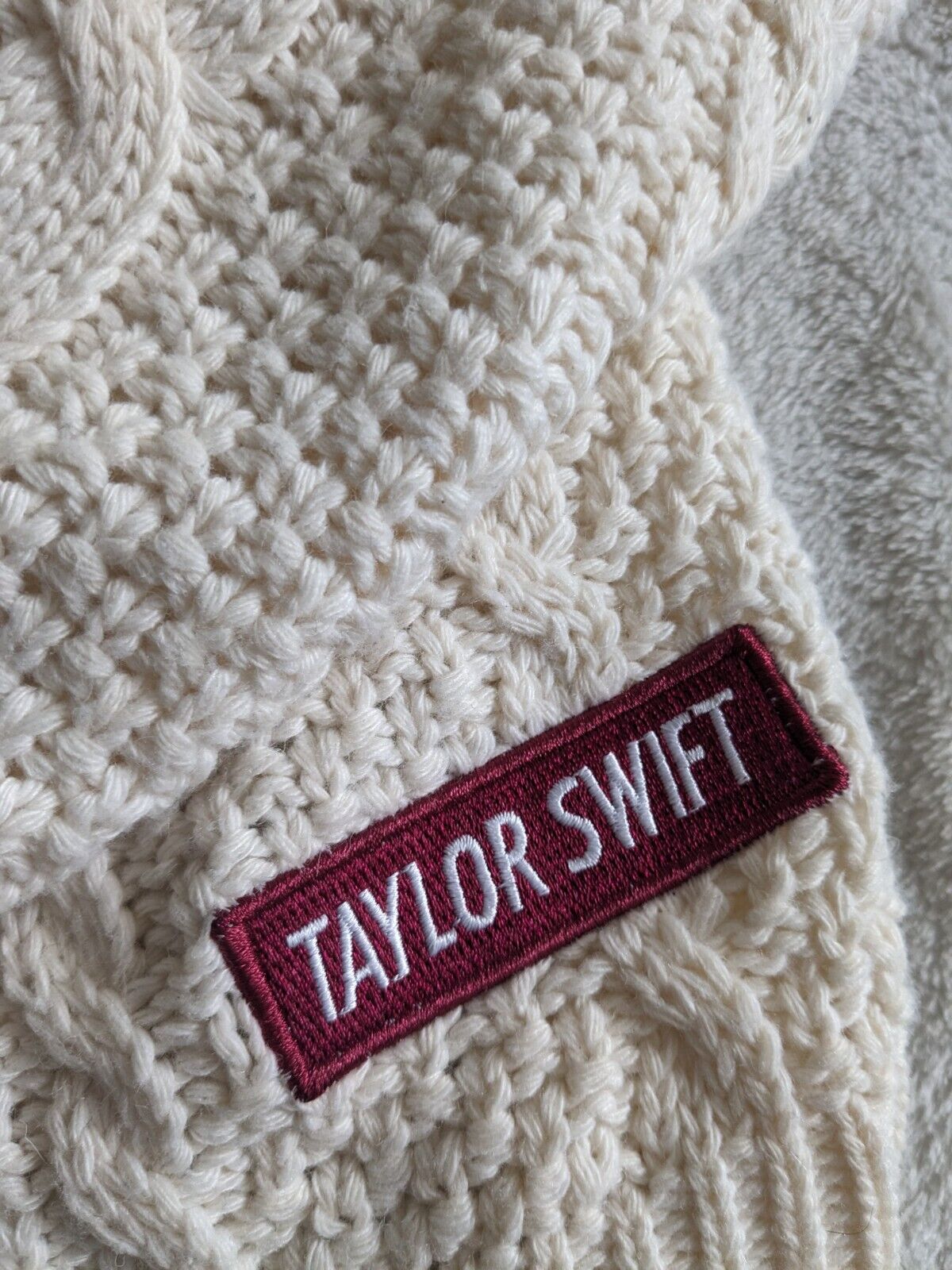 Taylor Swift - Official Red Cardigan - Medium/Large