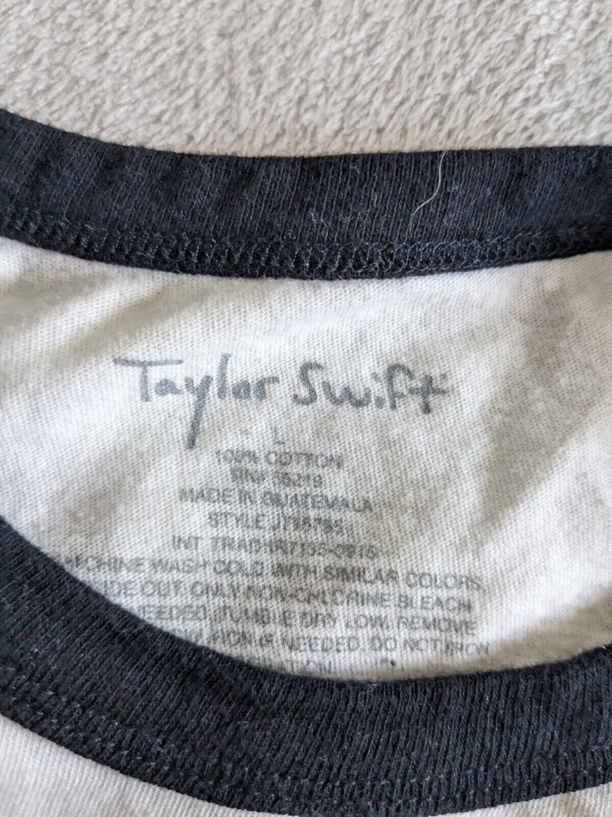 Taylor Swift - 1989 Tour T-Shirt - Small