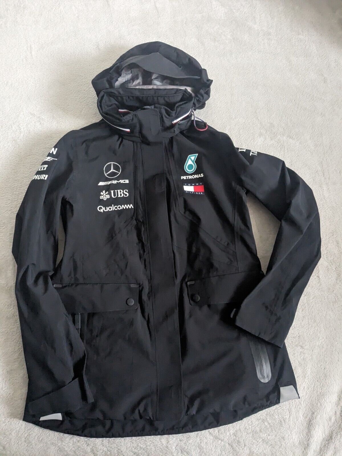 Mercedes F1 - Team Issue Tommy Hilfiger Rain Waterproof Jacket Coat - Small